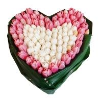 Букет сердце из тюльпанов от Delivery Gift.
