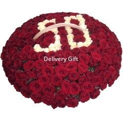 Корзина красных роз от Delivery Gift.