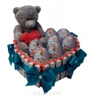 Сердце из конфет с мишкой Тедди от Delivery Gift.