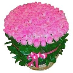 Корзина розовых роз от Delivery Gift.