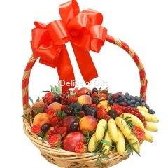 Красивая корзина фруктов от Delivery Gift.