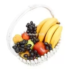 Подарочная корзинка с фруктами от Delivery Gift.