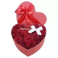 Сердце из красных роз от Delivery Gift.
